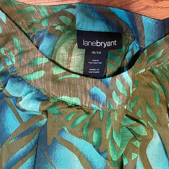 NWOT Lane Bryant Flouncy Top - Picture 2 of 3